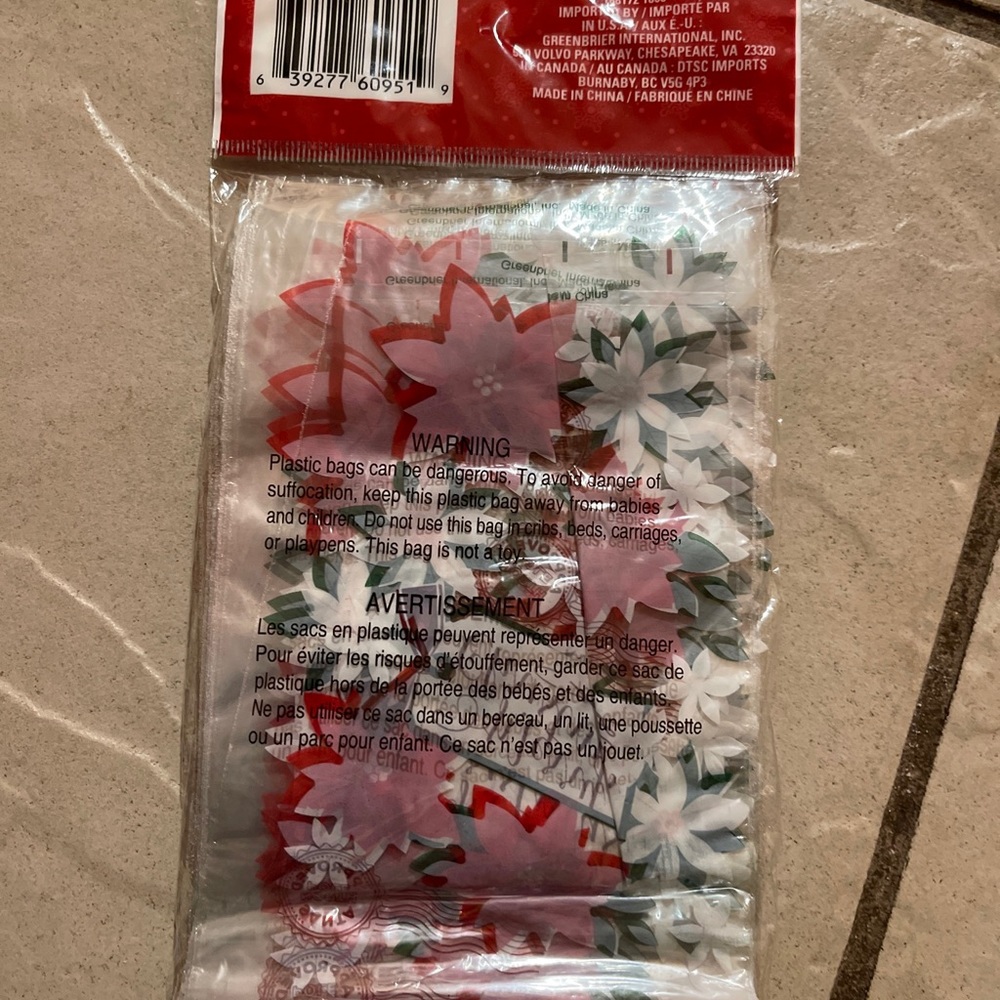 24~Merry Christmas Treat boxes & 18~Penguin treat bags & 40~Zipper Seal bags Set - Picture 9 of 9